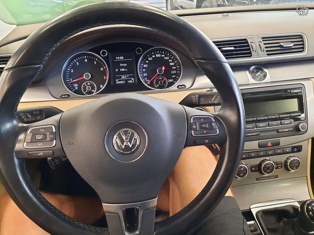 Volkswagen Passat 9