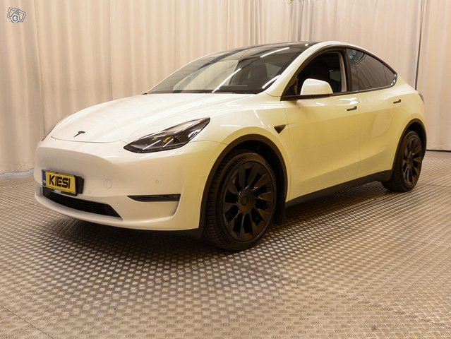 Tesla Model Y 22