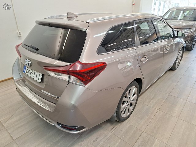 Toyota Auris 4