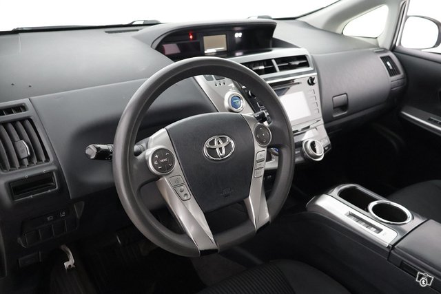 Toyota Prius+ 12