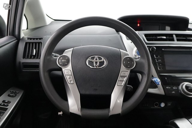 Toyota Prius+ 13