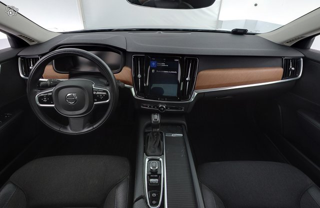 Volvo S90 8