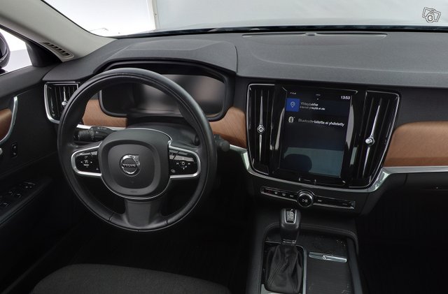 Volvo S90 9