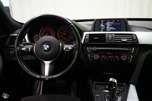 BMW 320 Gran Turismo 14