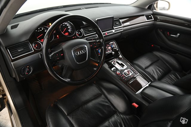 Audi A8L 12
