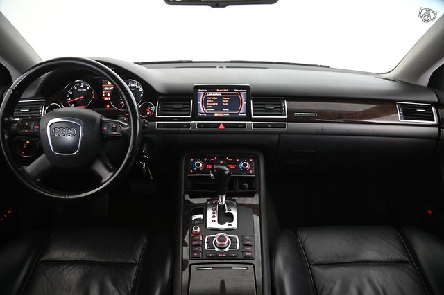 Audi A8L 16
