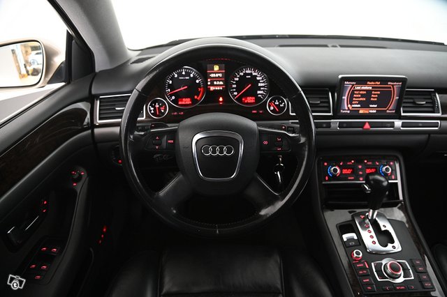Audi A8L 17