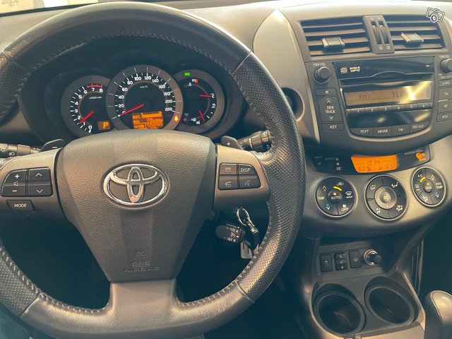 Toyota RAV4 12
