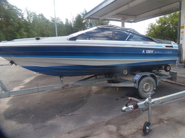 BAYLINER TROPHY OMC 128 hp 6500 TRAILERI 1