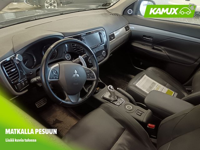 Mitsubishi Outlander PHEV 4