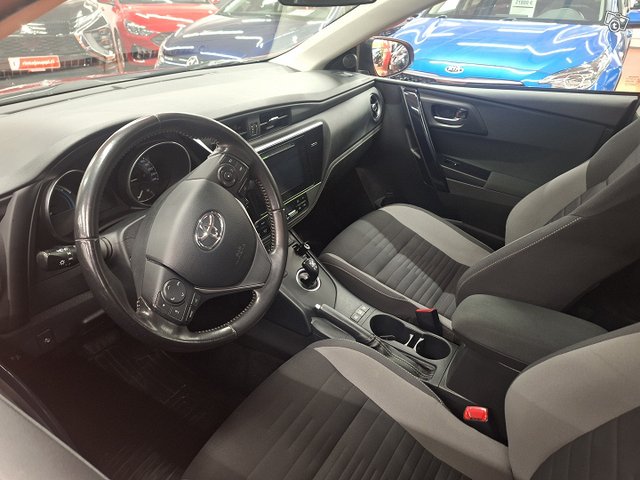 Toyota Auris 4