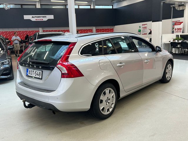 VOLVO V60 2