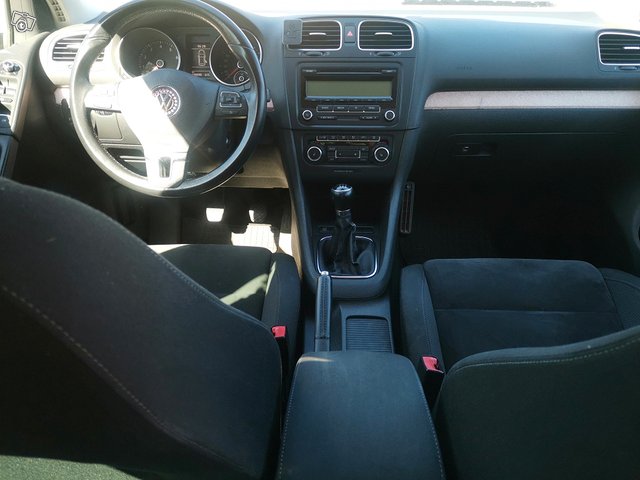 Volkswagen Golf 9