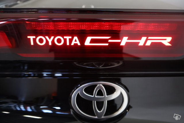 Toyota C-HR 12