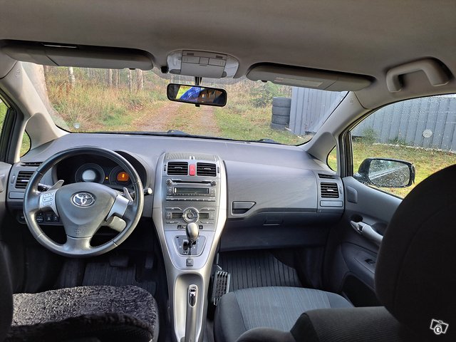 Toyota Auris 10