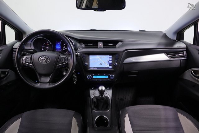 Toyota AVENSIS 10