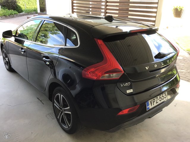 Volvo V40 4