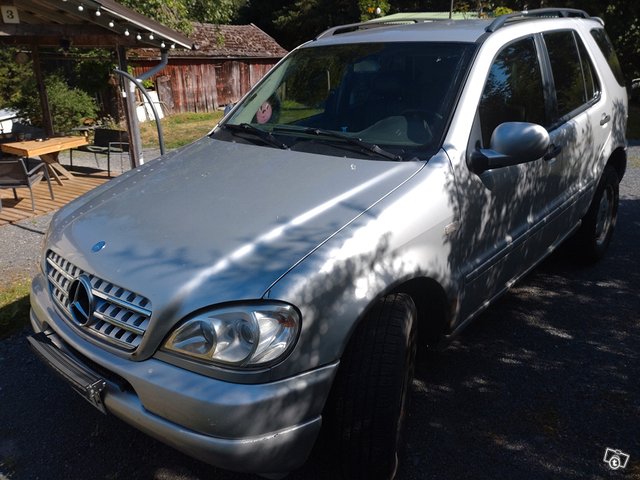 Mercedes-Benz ML 320 5