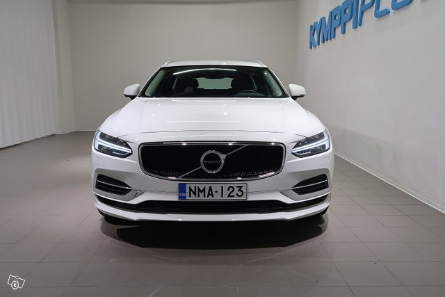 Volvo V90 13