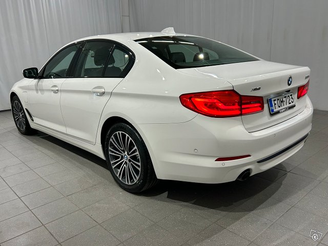 BMW 530 6