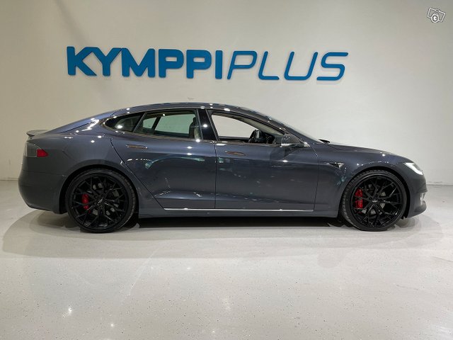 Tesla Model S 3