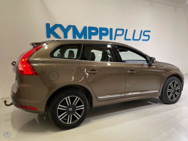 Volvo XC60 4