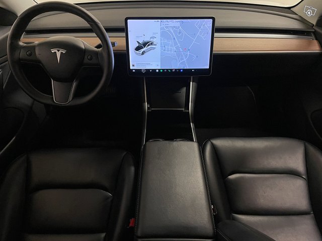 Tesla Model 3 10