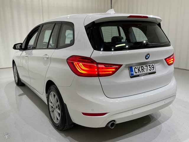 BMW 216 7