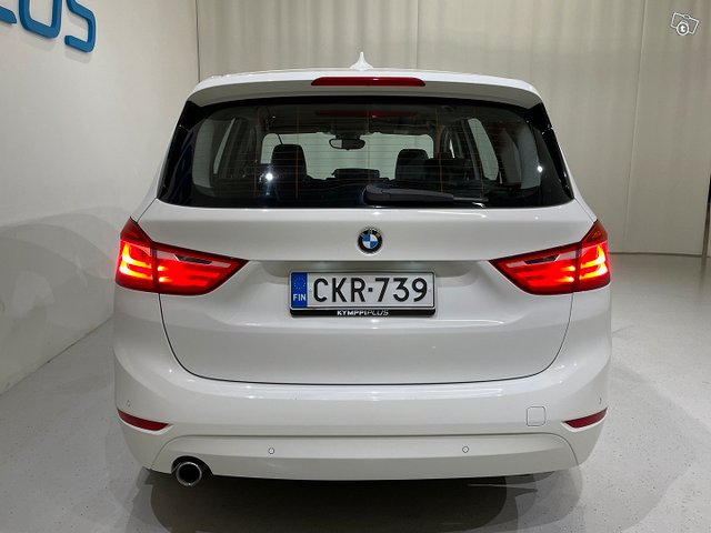 BMW 216 8