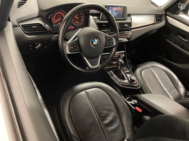 BMW 216 9