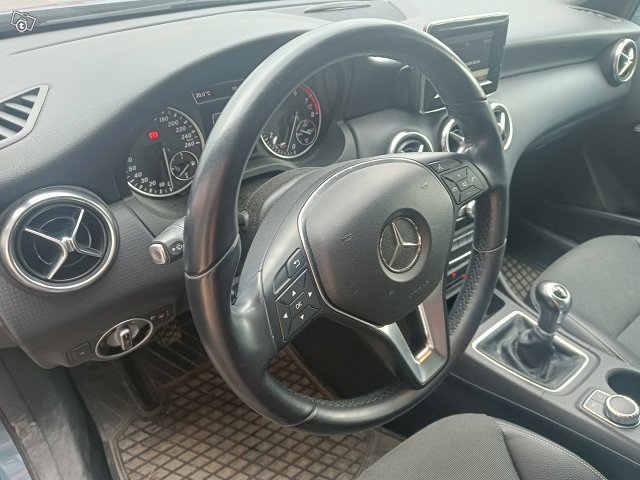 Mercedes-Benz A 4