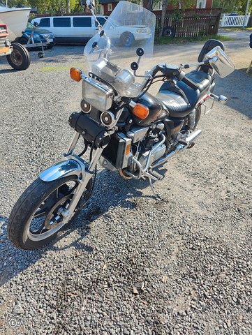 Honda VF 700 C Magna, kuva 1