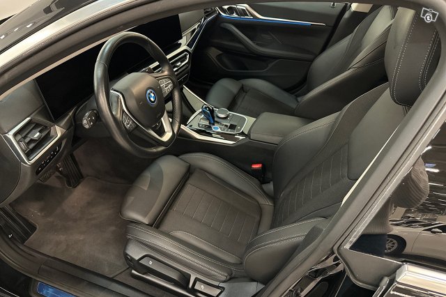 BMW I4 8