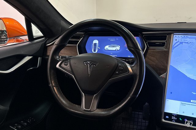 Tesla Model S 16