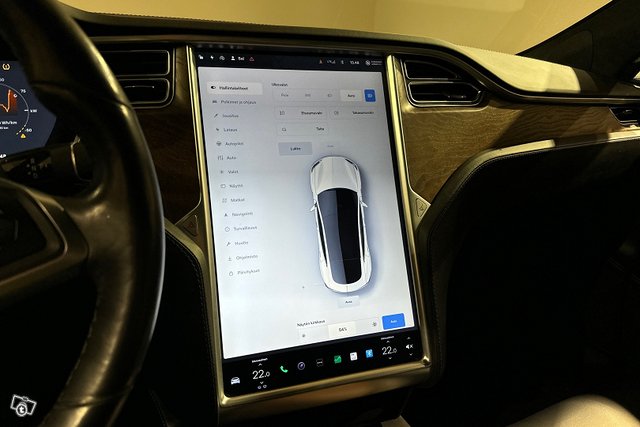 Tesla Model S 21