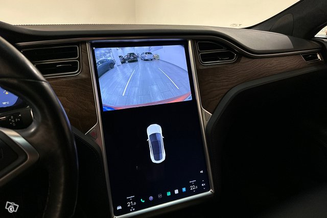 Tesla Model S 22