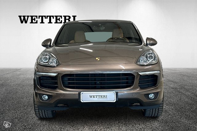 Porsche Cayenne 2