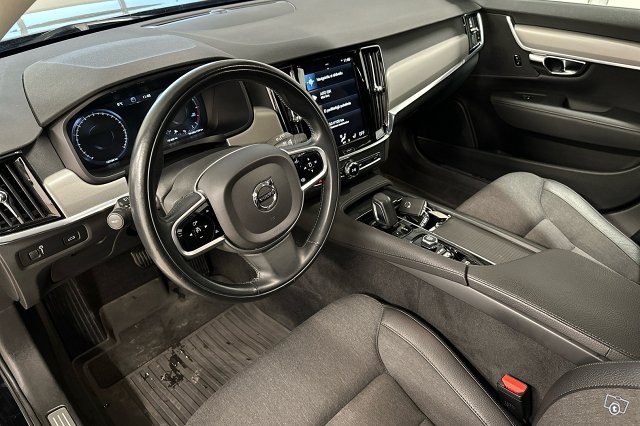 Volvo V90 8