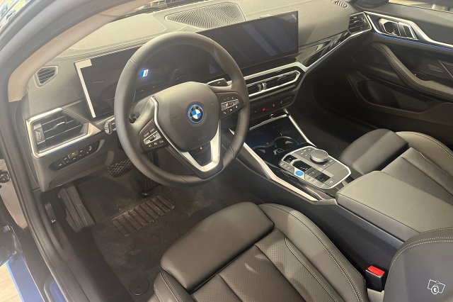 BMW I4 8