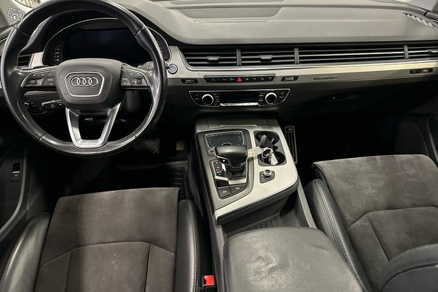 Audi Q7 9