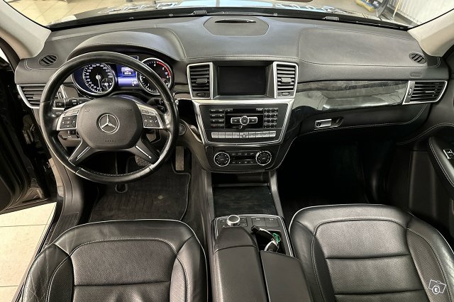 Mercedes-Benz ML 9