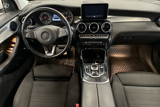 Mercedes-Benz GLC 7