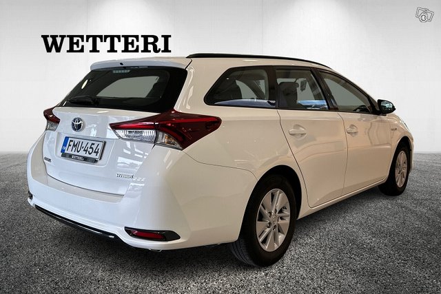 Toyota Auris 4