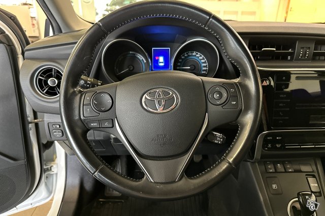 Toyota Auris 12