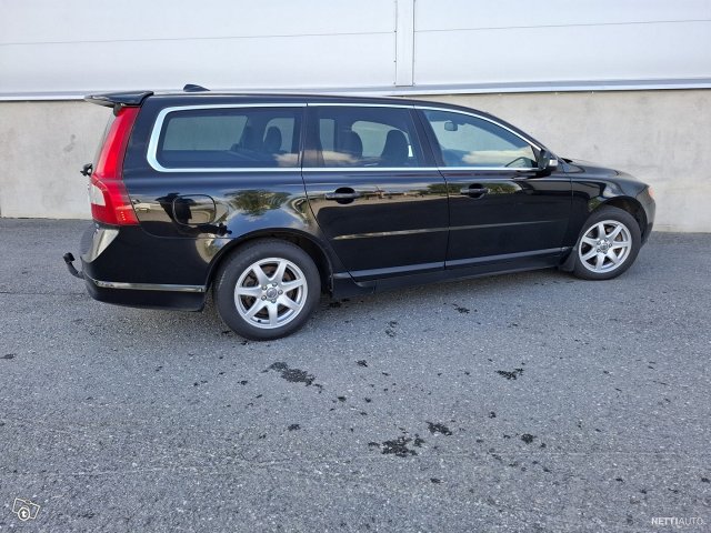 Volvo V70 9