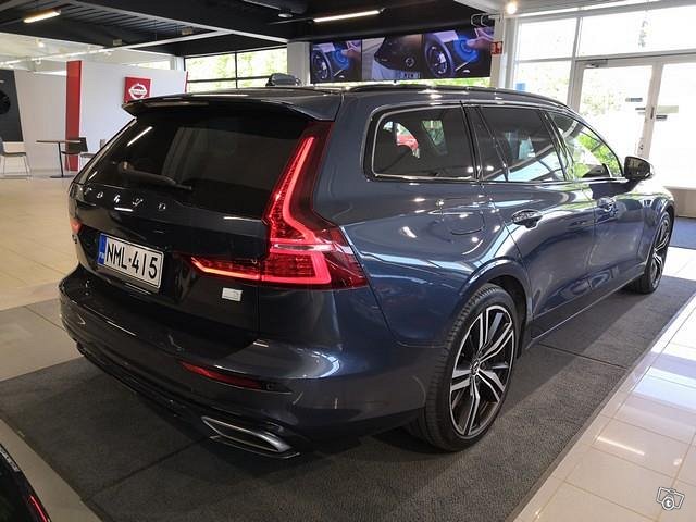 VOLVO V60 8