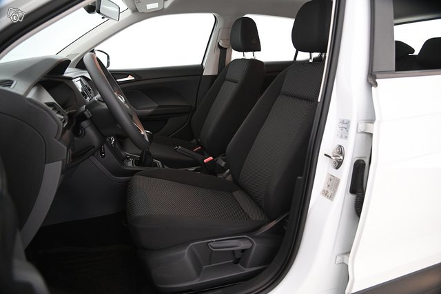 Volkswagen T-Cross 11