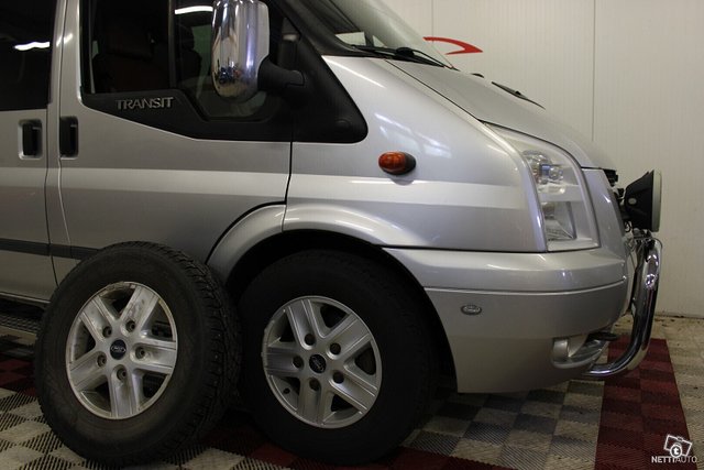 Ford Transit 8