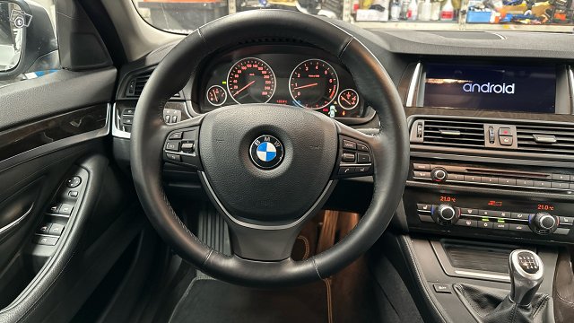 BMW 523 10