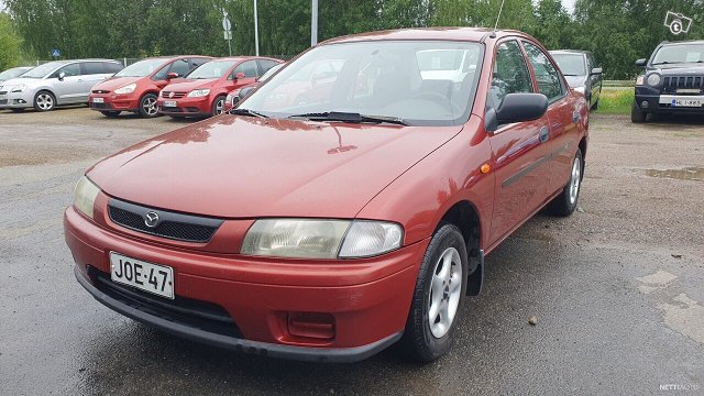 Mazda 323 1